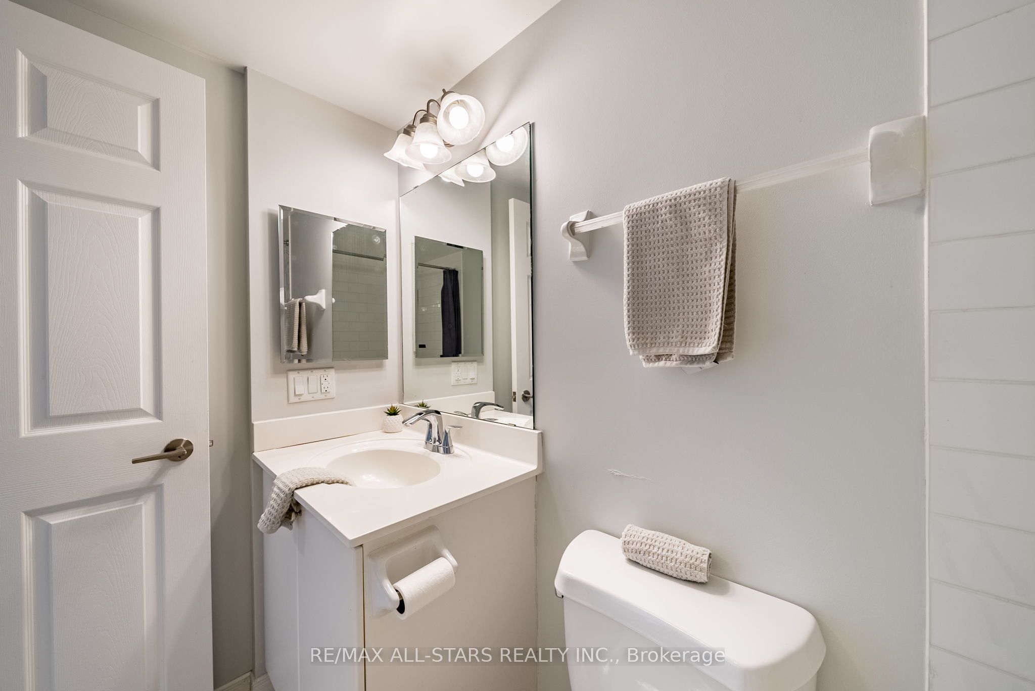 340 Watson Street W, #106