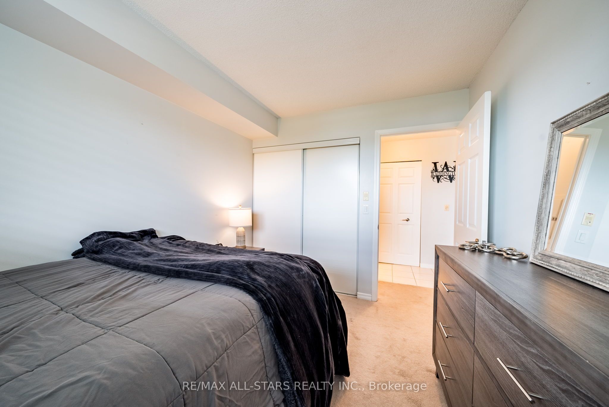 340 Watson Street W, #106