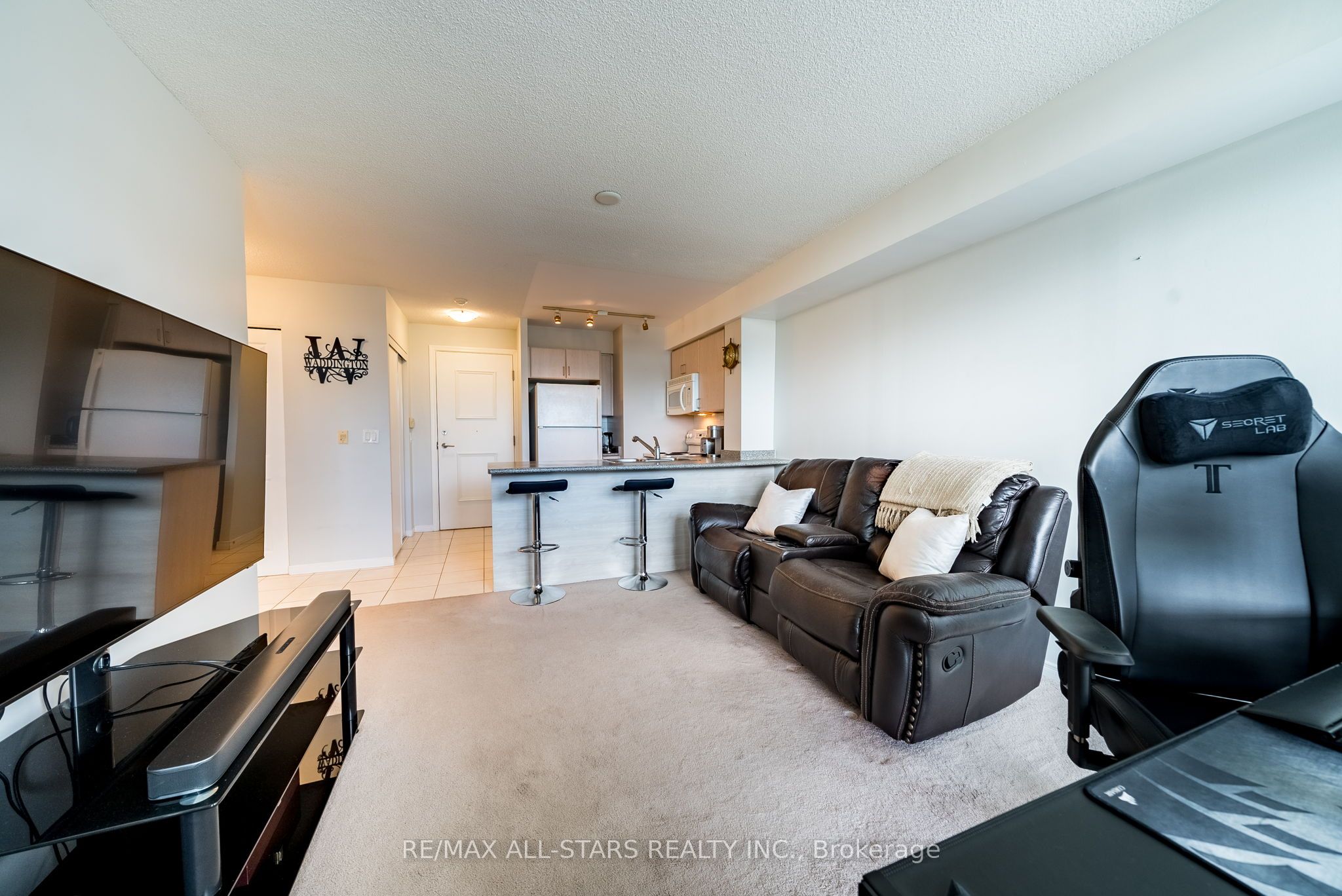 340 Watson Street W, #106