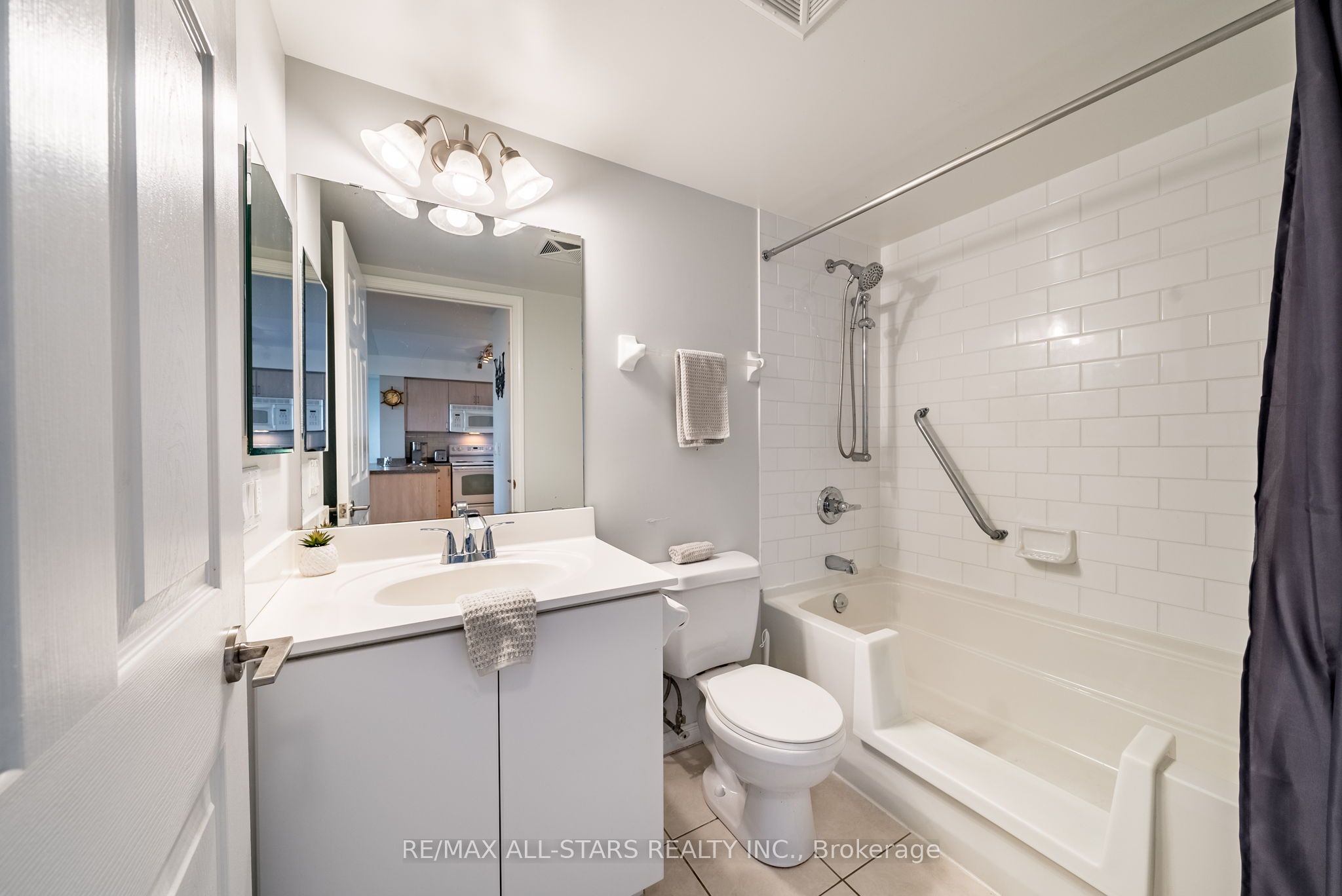 340 Watson Street W, #106