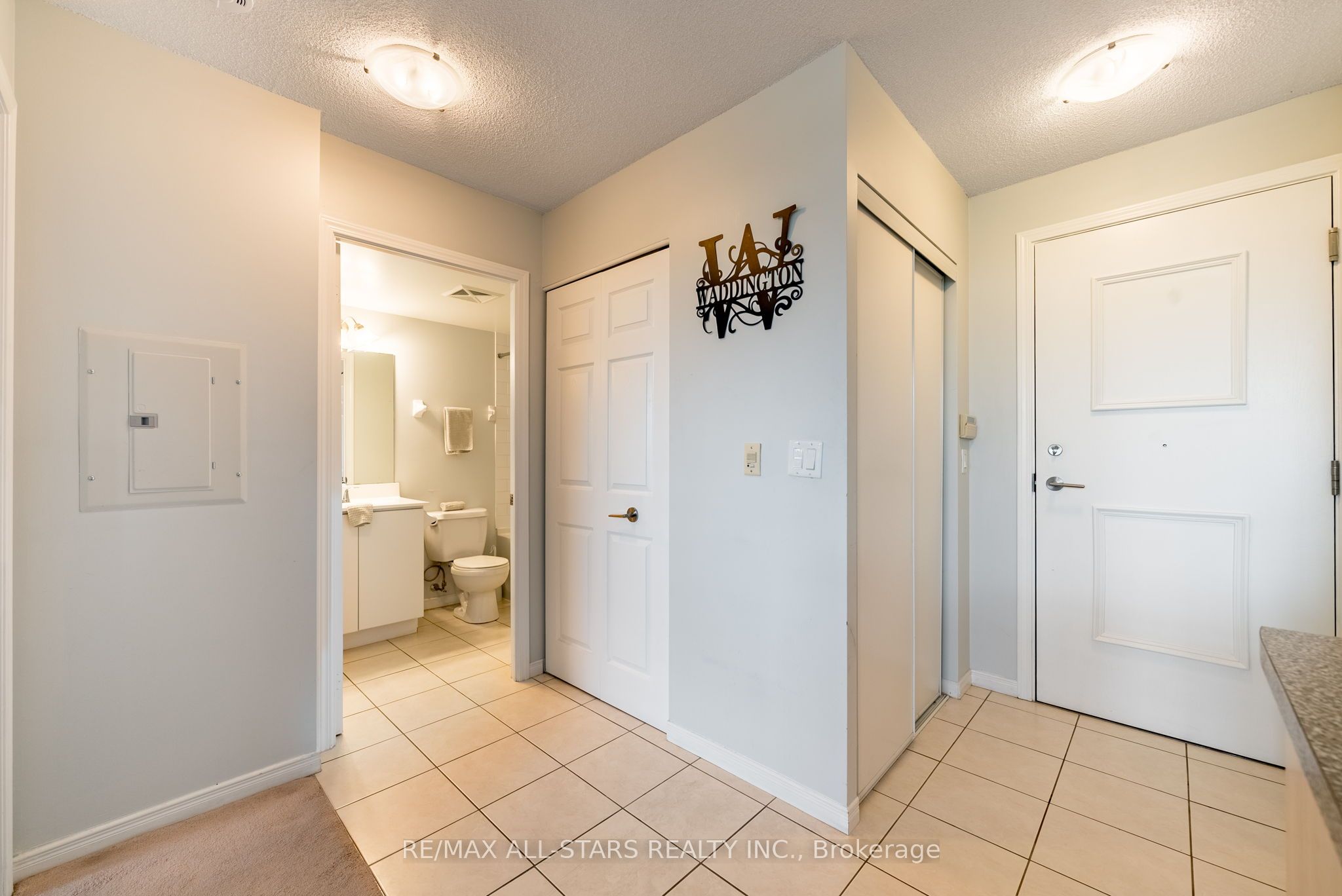 340 Watson Street W, #106