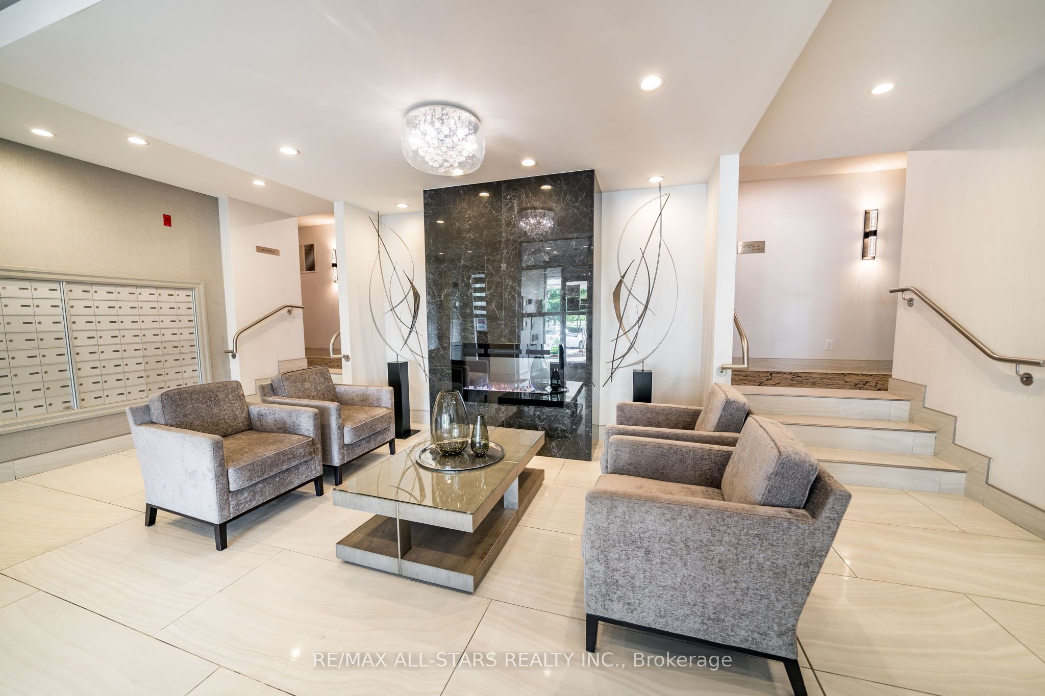 340 Watson Street W, #106
