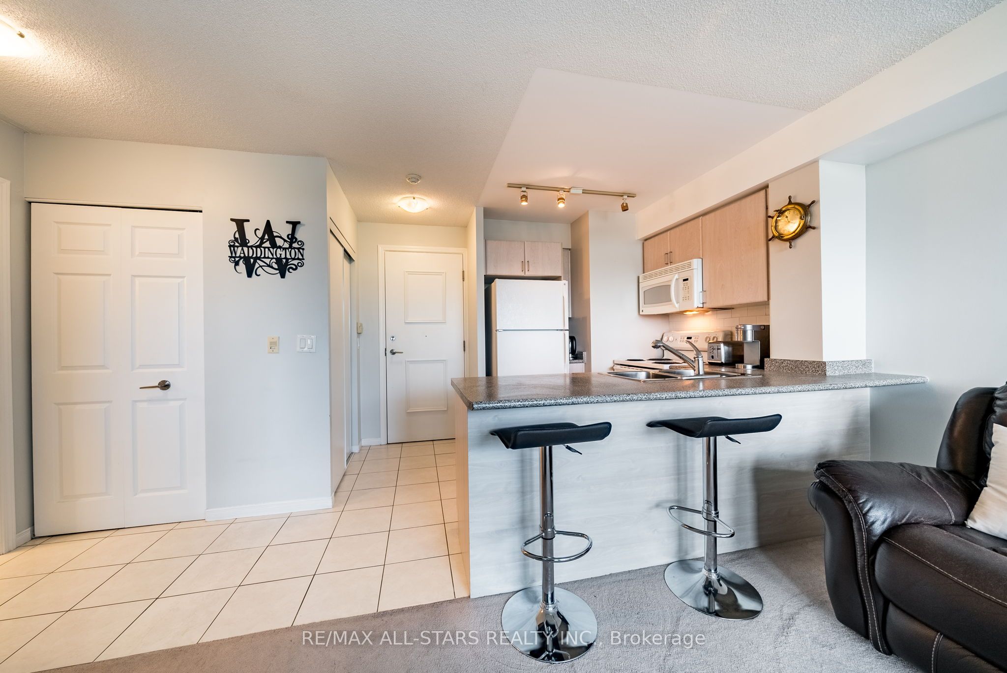 340 Watson Street W, #106