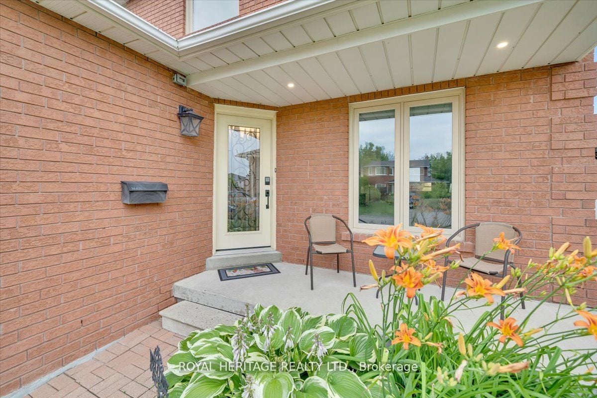 107 Clayton Crescent