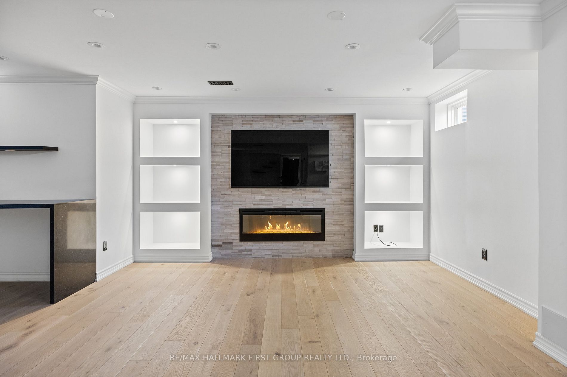 1219 Cactus Crescent