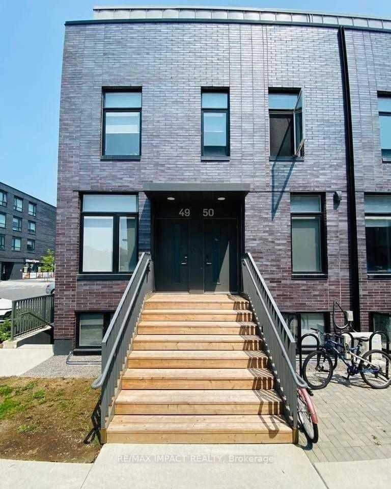 1740 Simcoe Street N, #49