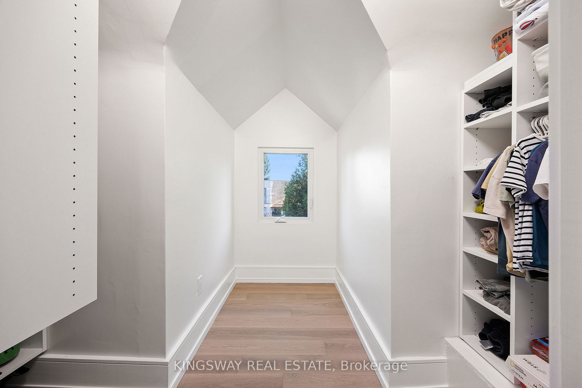 22 Cliffcrest Drive