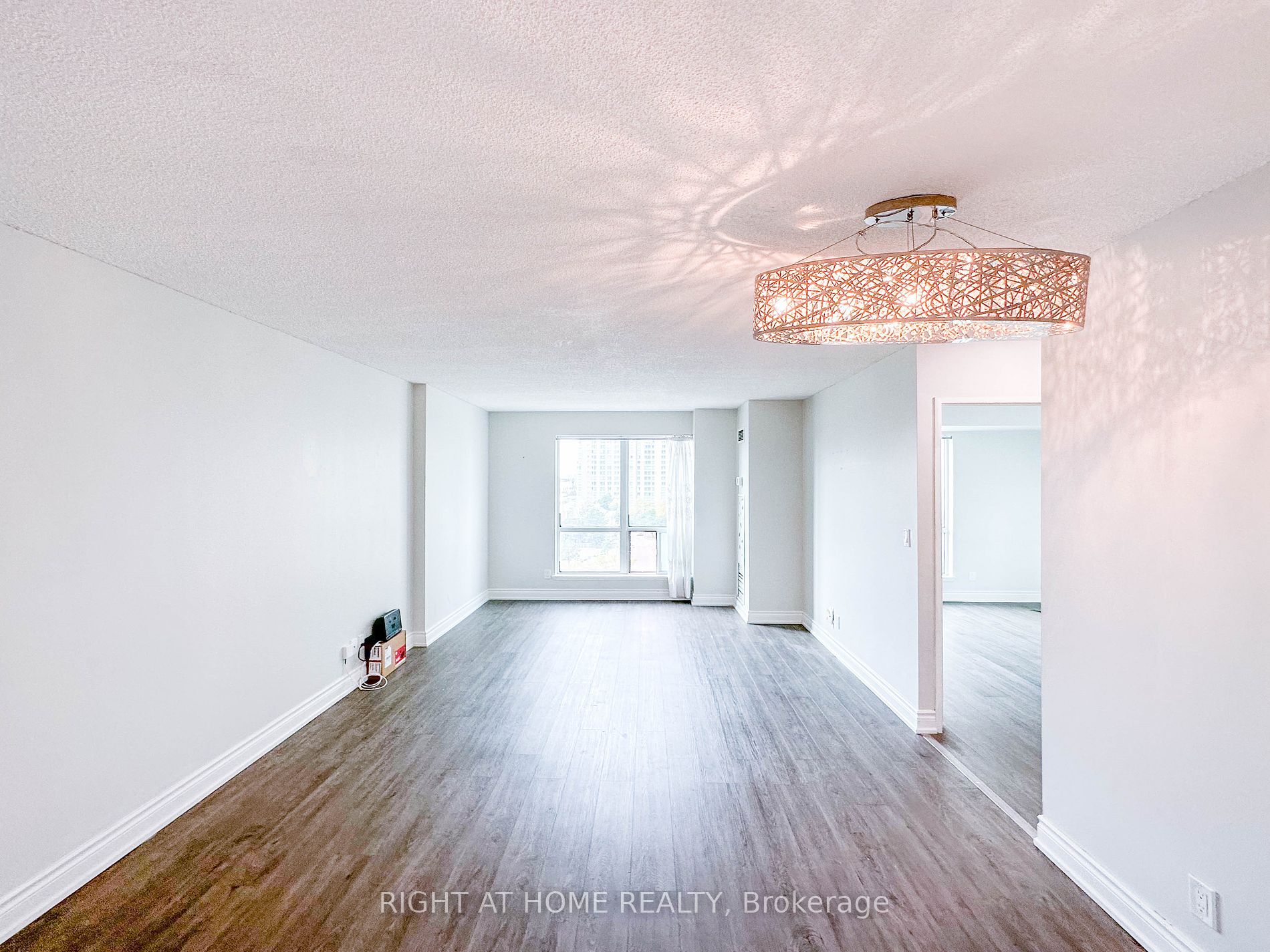 8 Lee Centre Drive #913