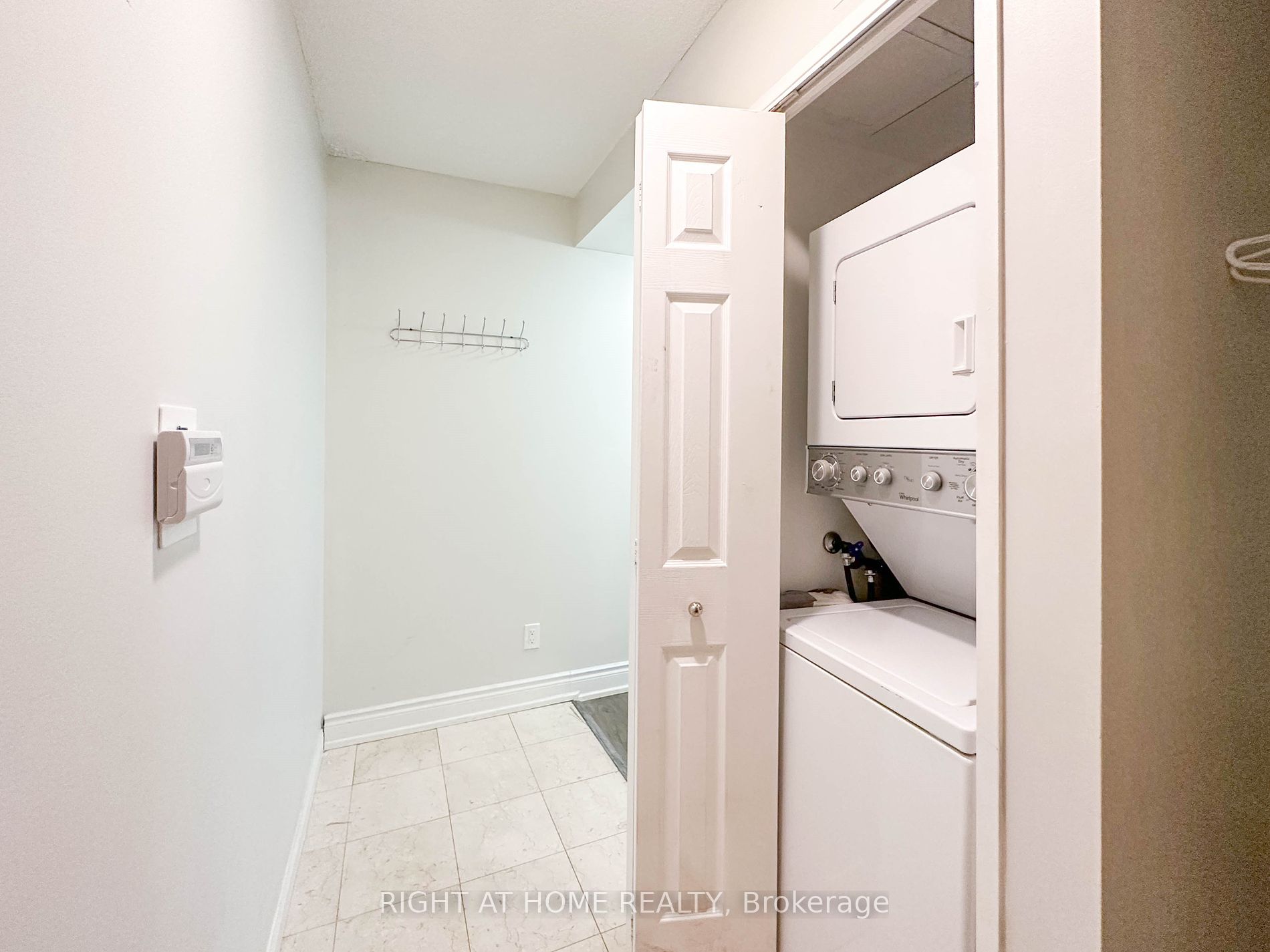 8 Lee Centre Drive #913