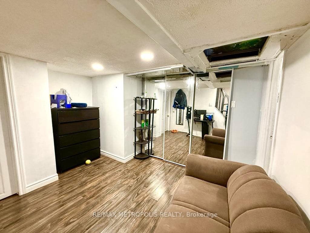 4 Shepmore Terrace