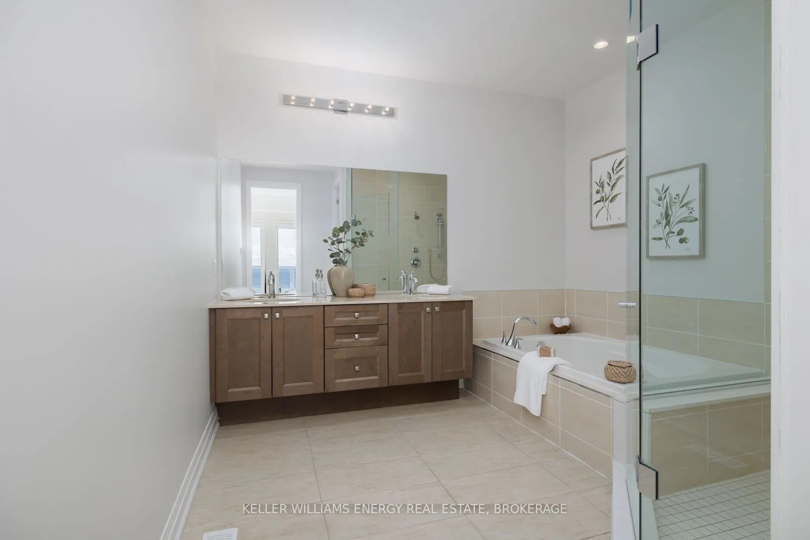 325 Lakebreeze Drive, #2