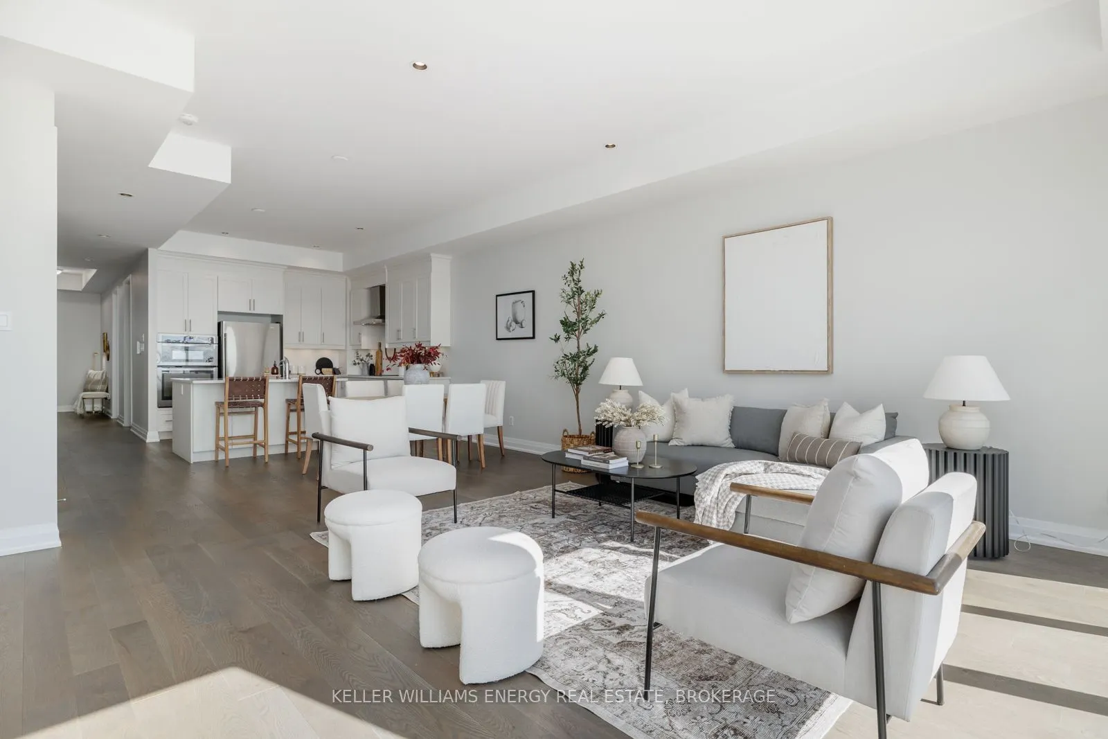325 Lakebreeze Drive, #2