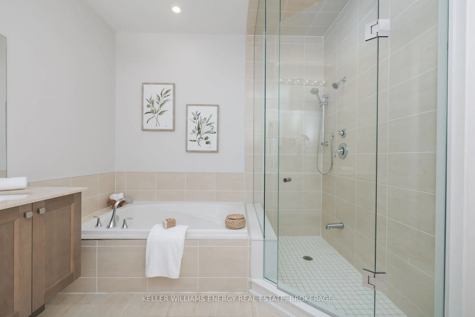 325 Lakebreeze Drive, #2