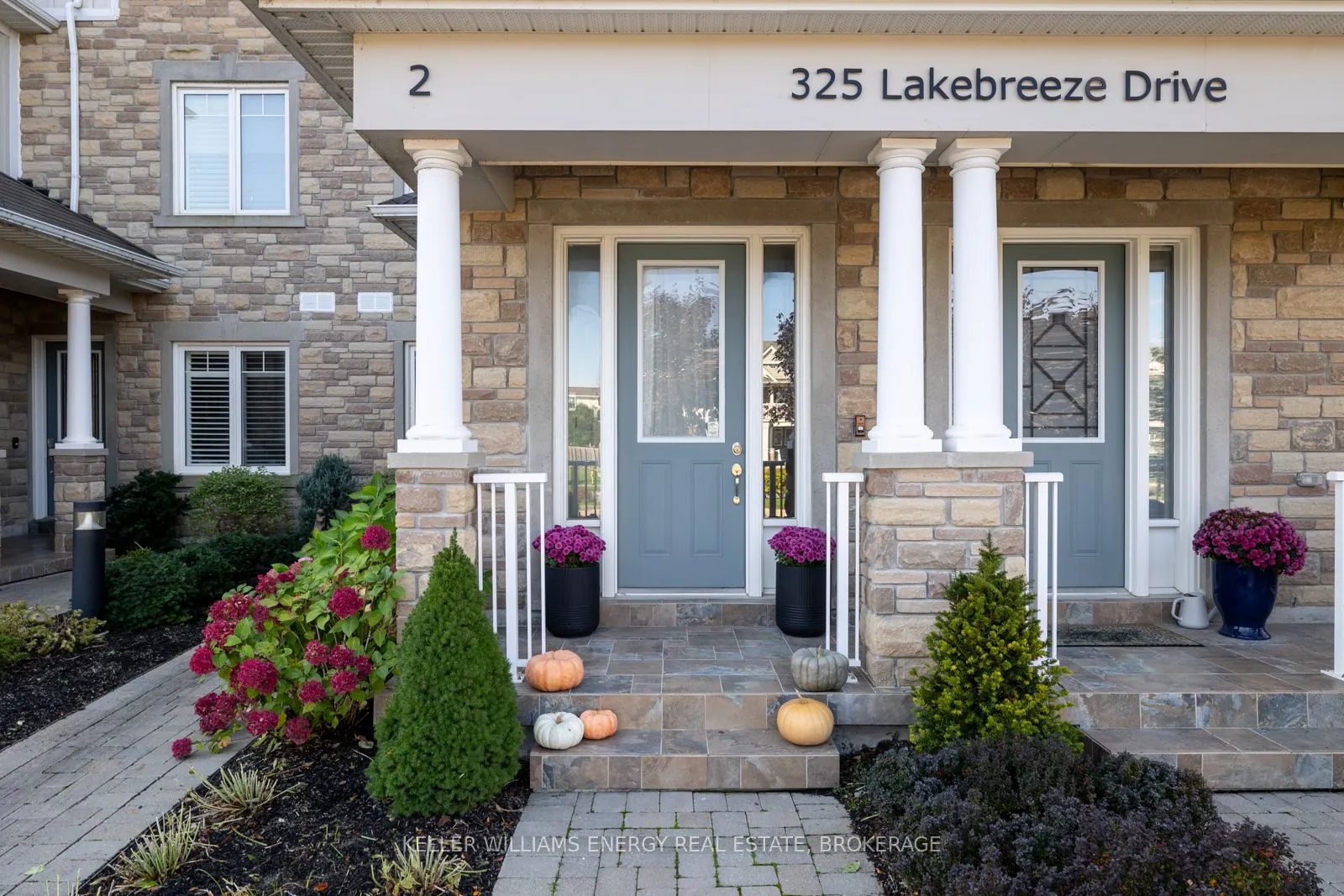 325 Lakebreeze Drive, #2