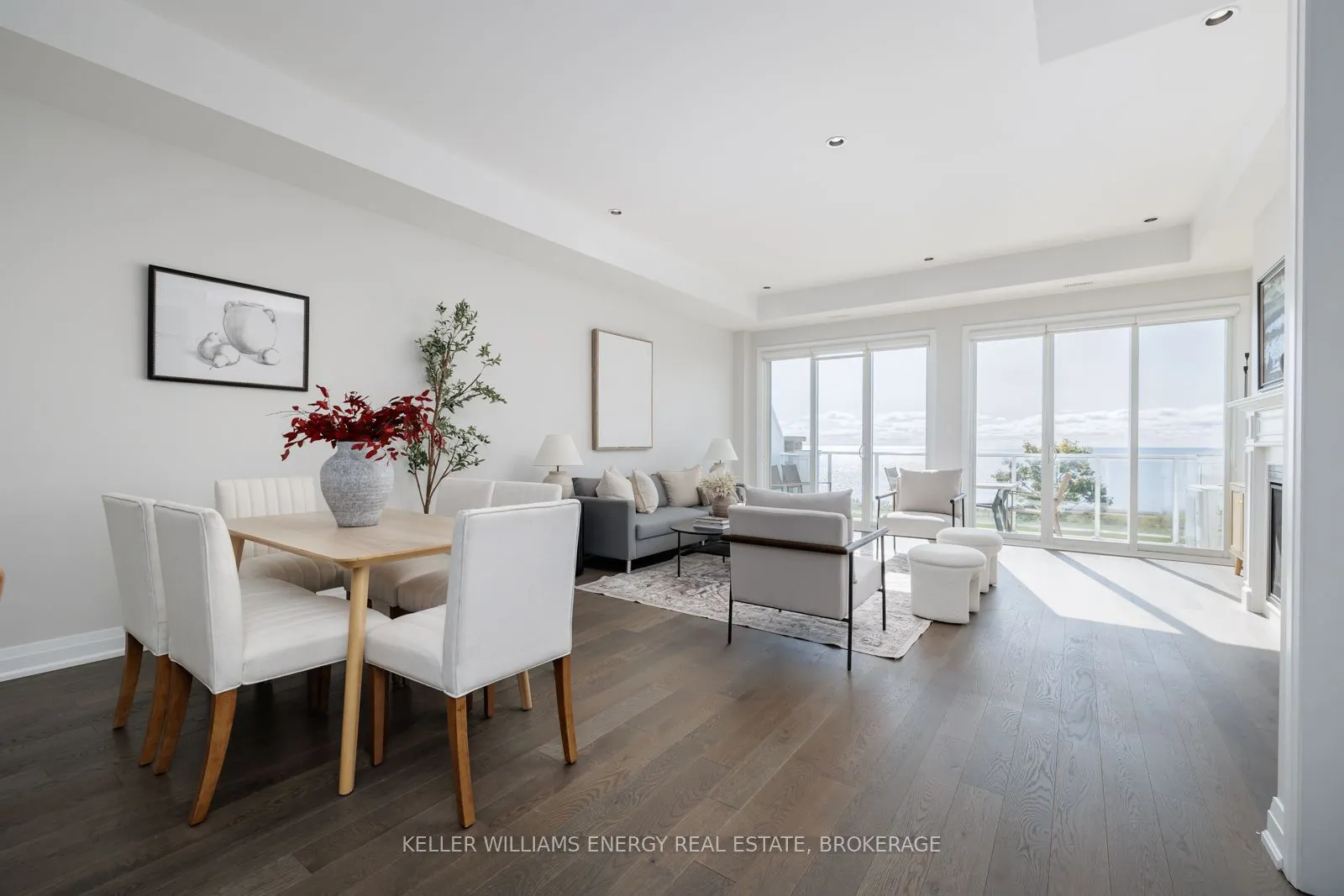 325 Lakebreeze Drive, #2