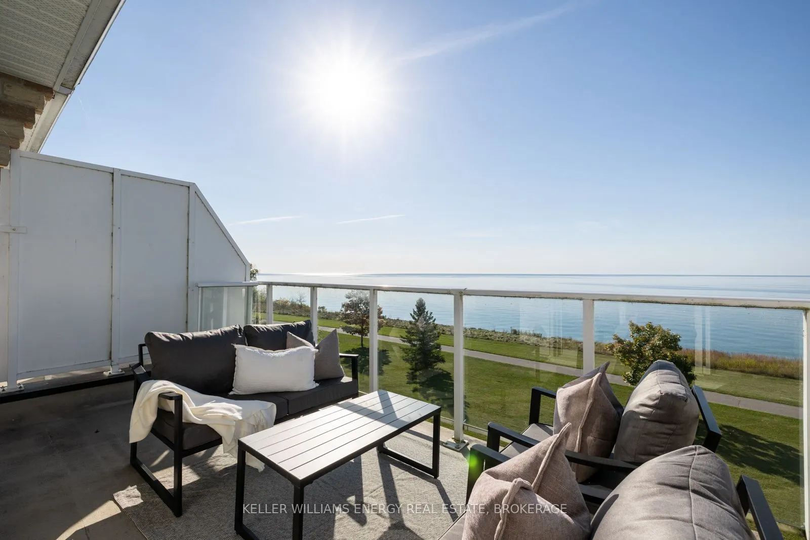 325 Lakebreeze Drive, #2