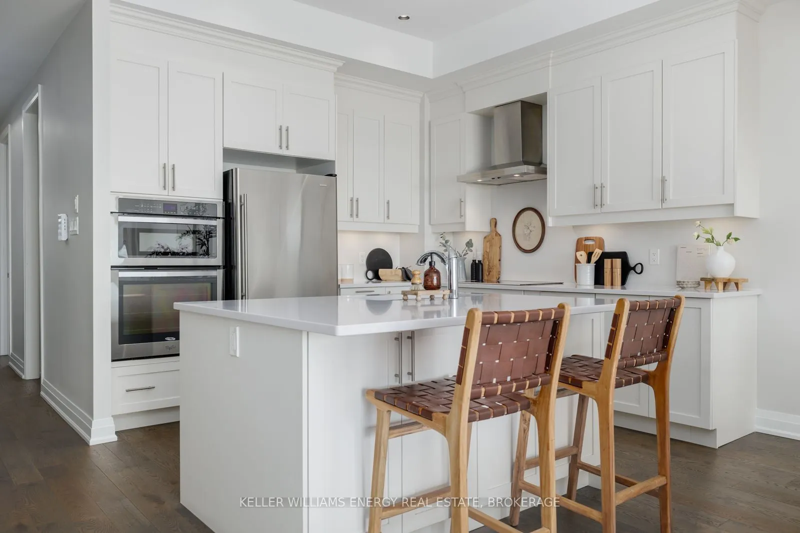 325 Lakebreeze Drive, #2