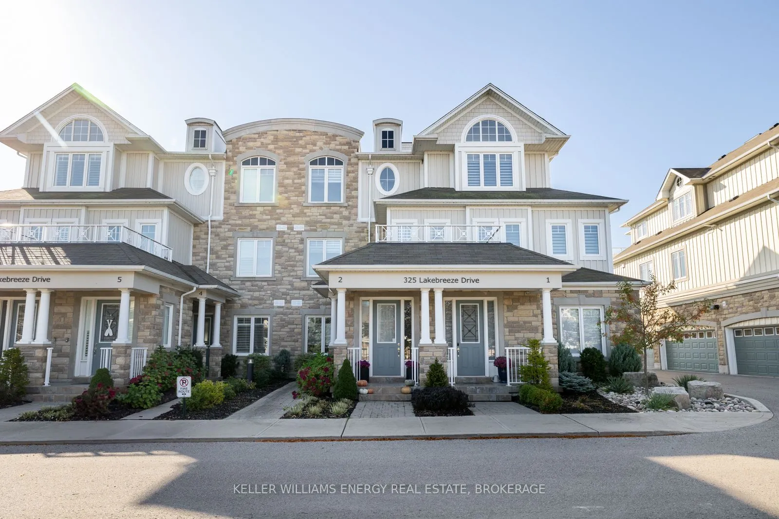 325 Lakebreeze Drive, #2