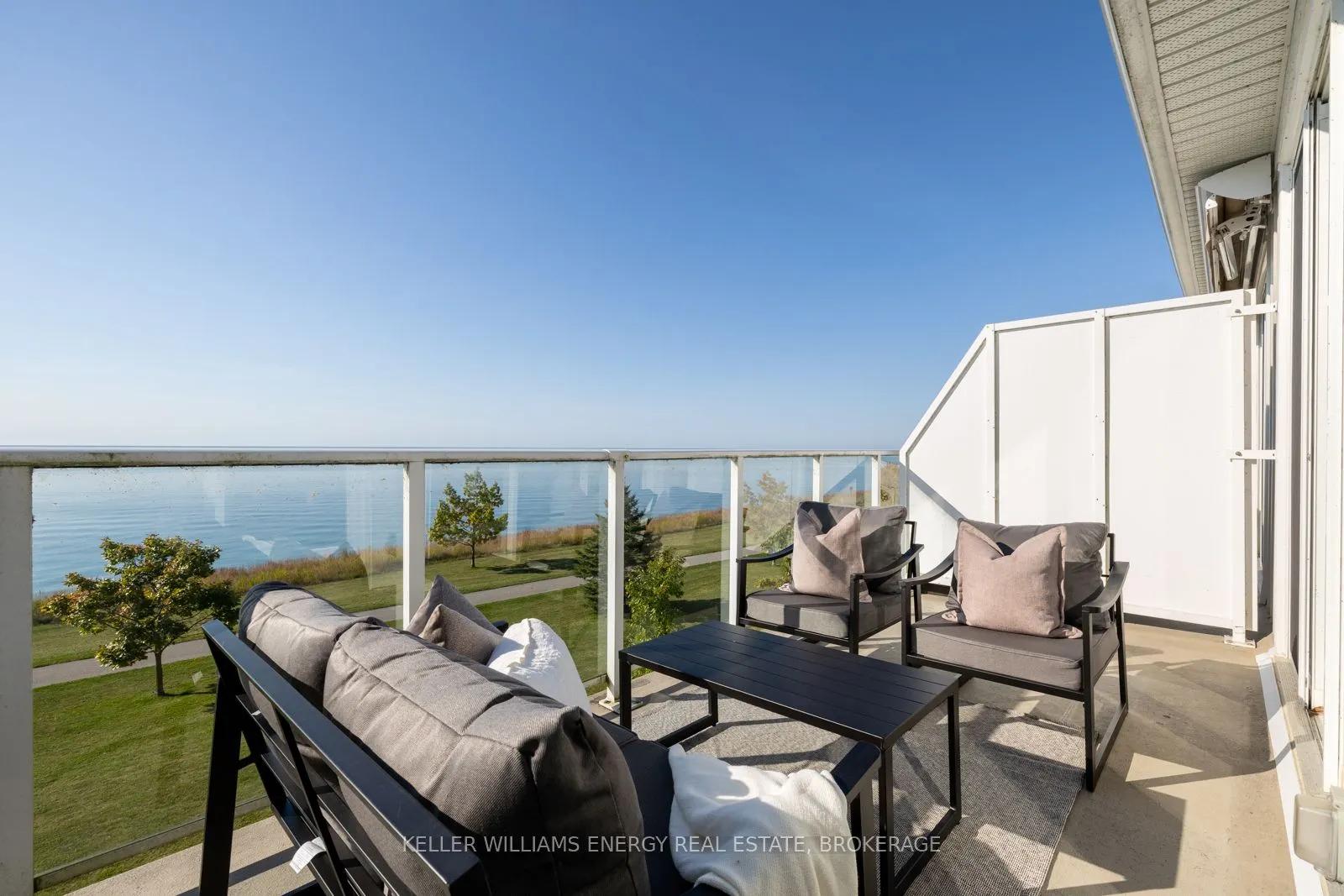 325 Lakebreeze Drive, #2