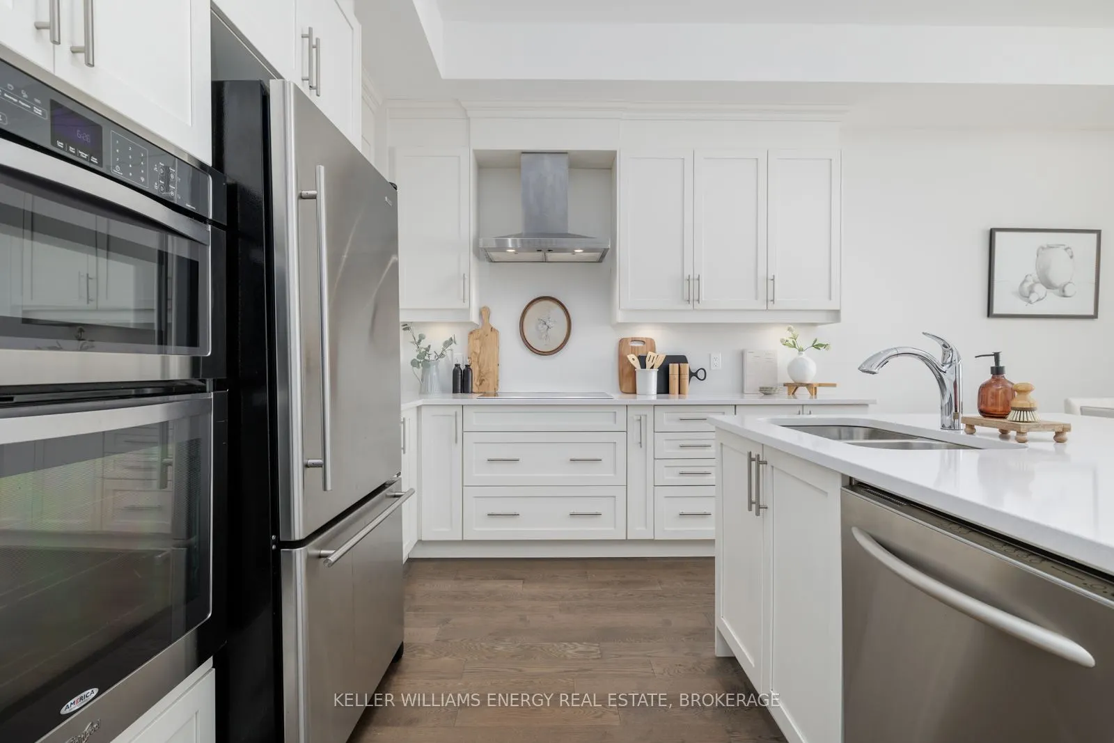 325 Lakebreeze Drive, #2