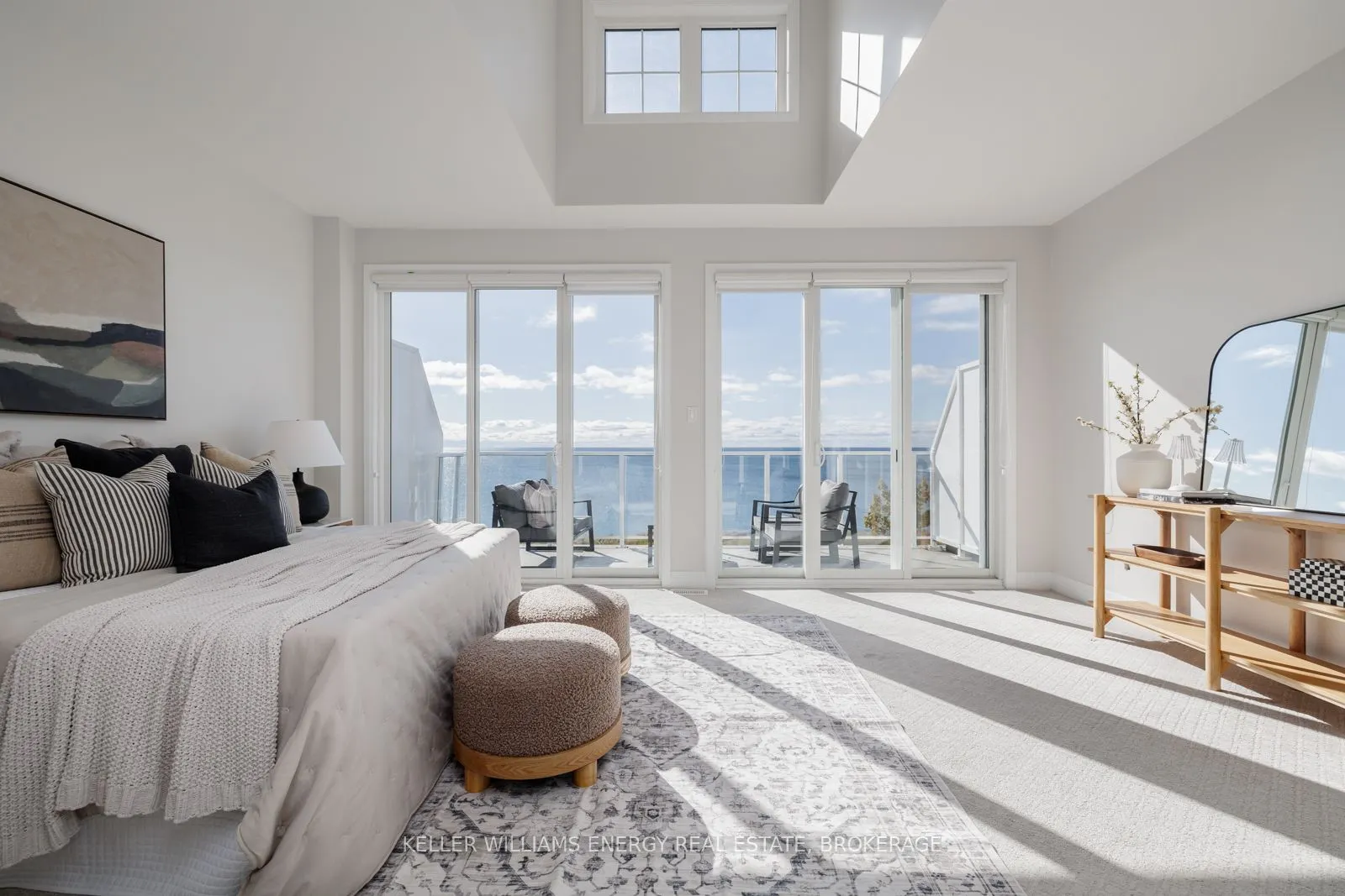325 Lakebreeze Drive, #2