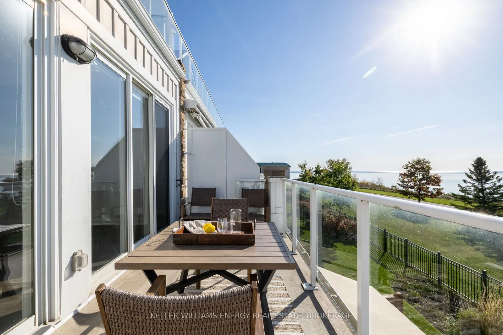 325 Lakebreeze Drive, #2