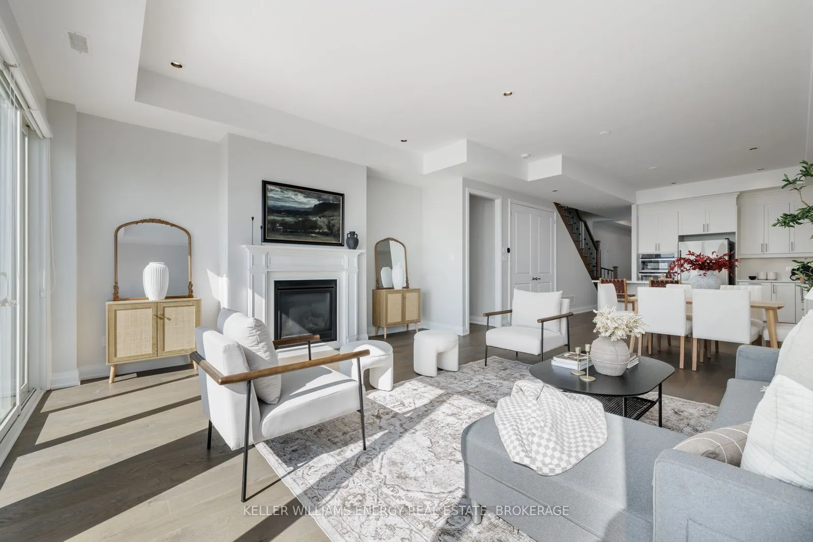 325 Lakebreeze Drive, #2