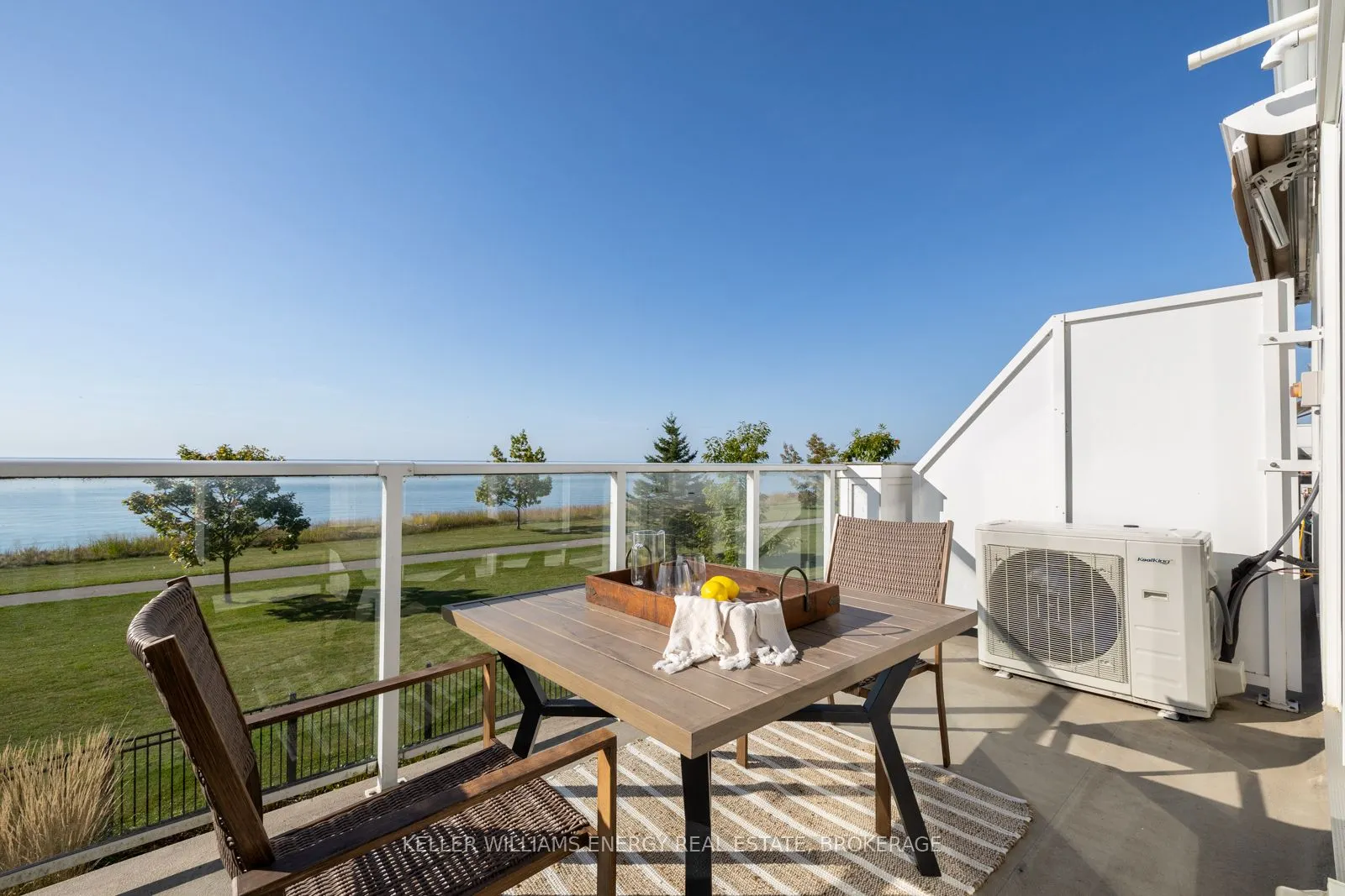 325 Lakebreeze Drive, #2
