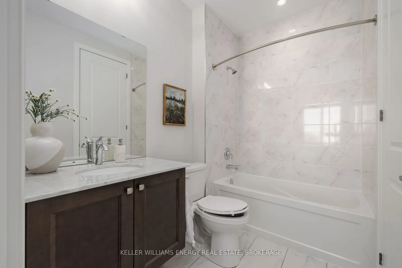 325 Lakebreeze Drive, #2