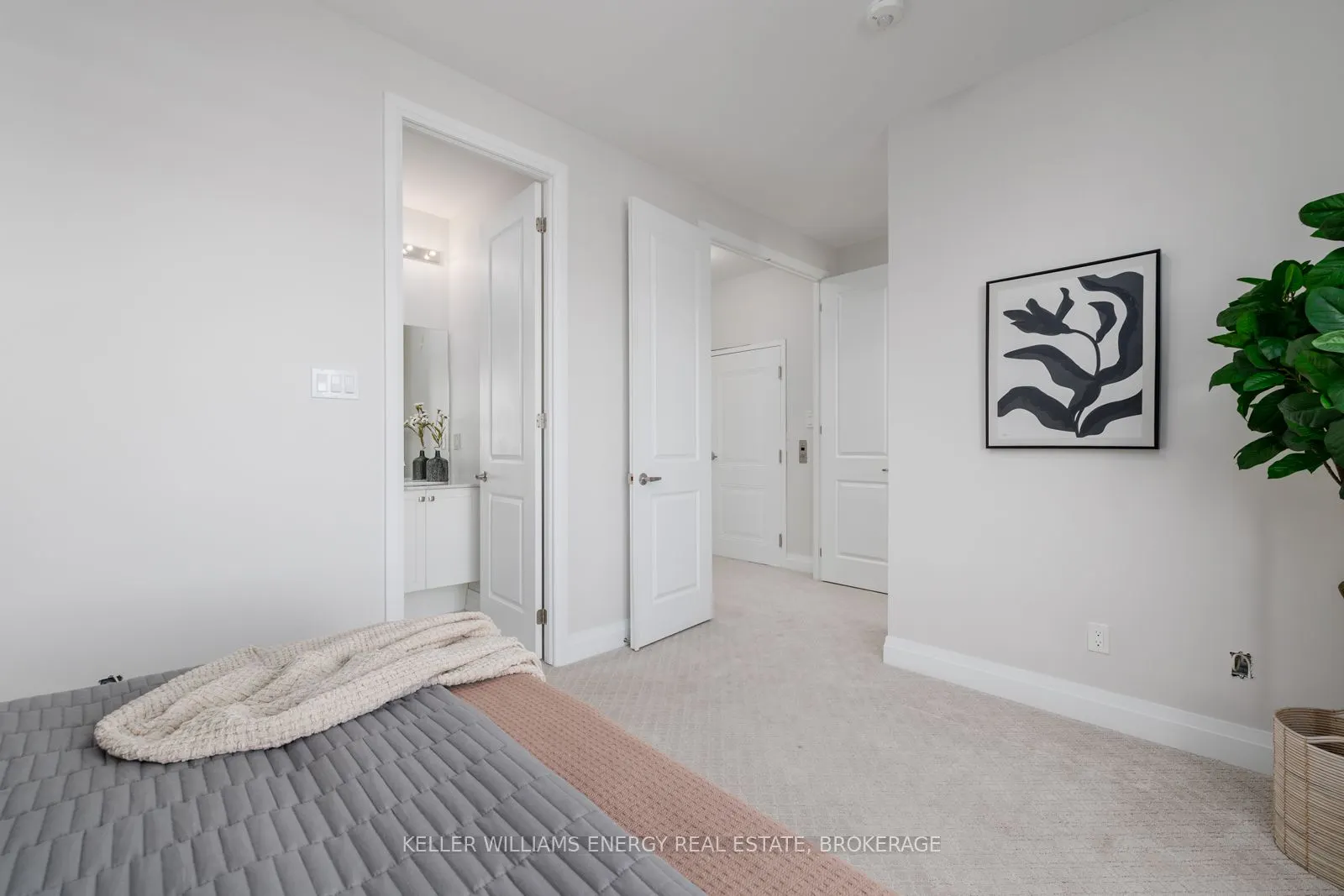 325 Lakebreeze Drive, #2