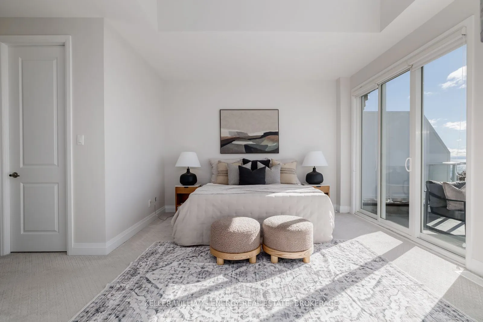 325 Lakebreeze Drive, #2