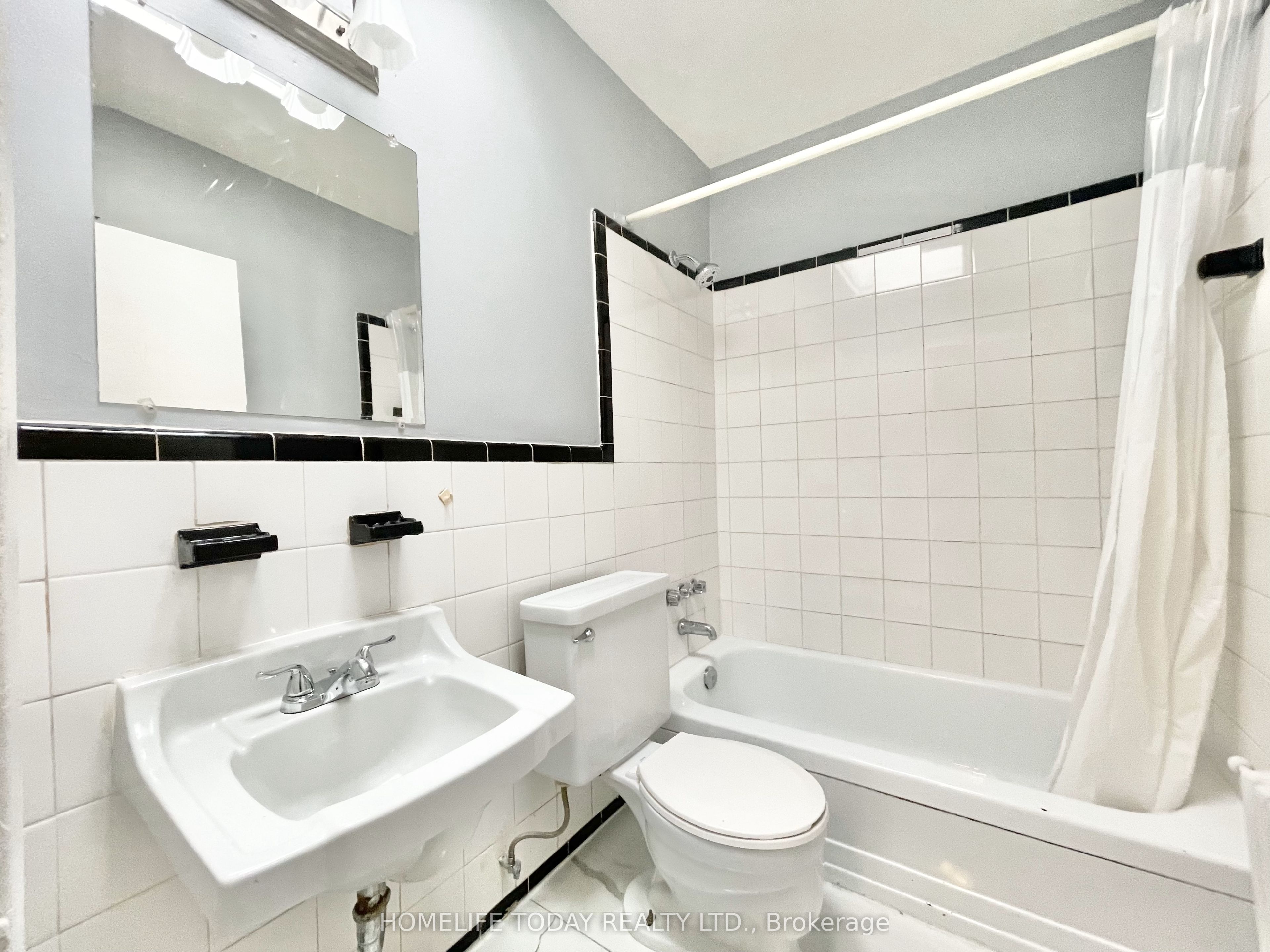 2624 Eglinton Avenue E, #1