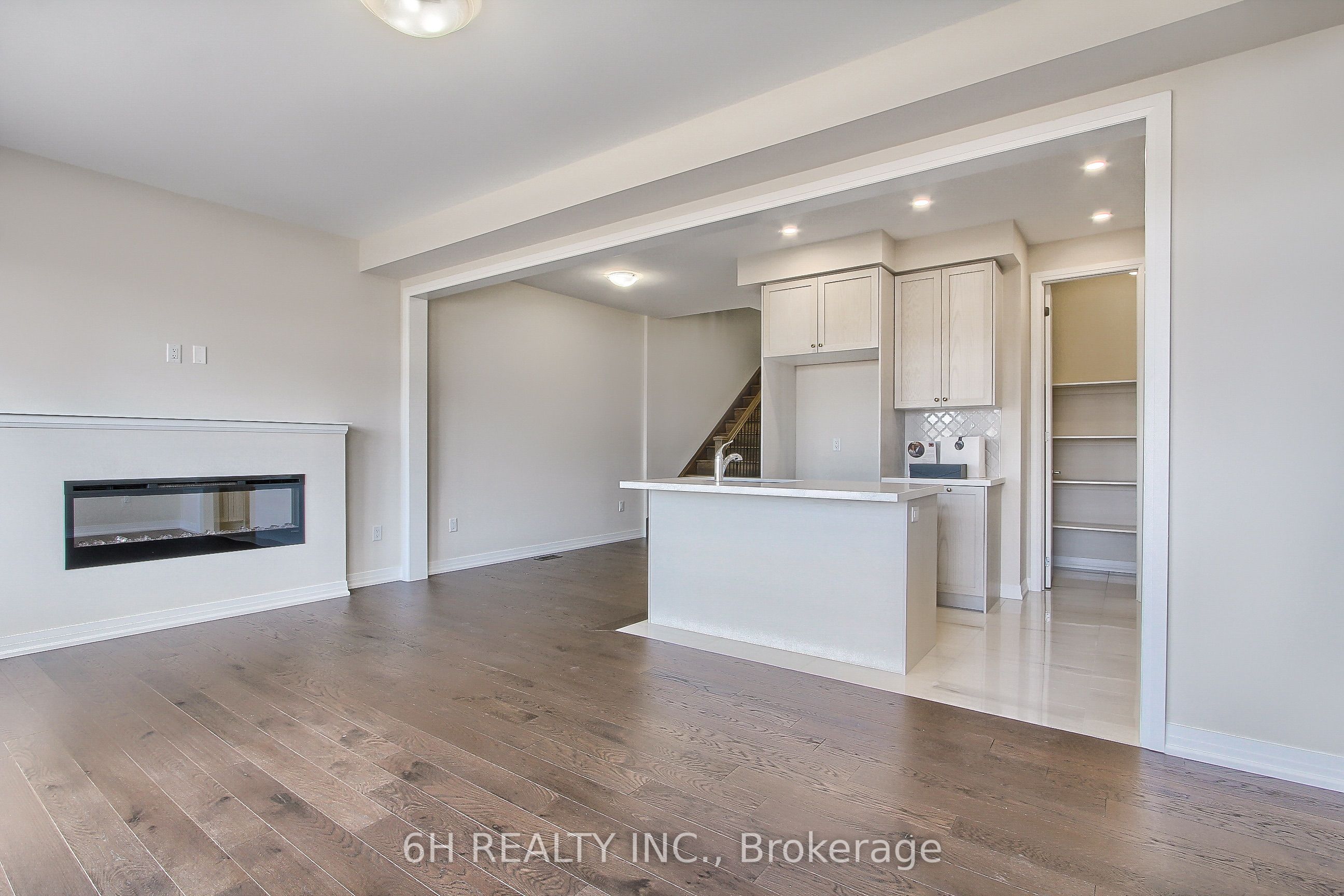 2616 Hibiscus Drive