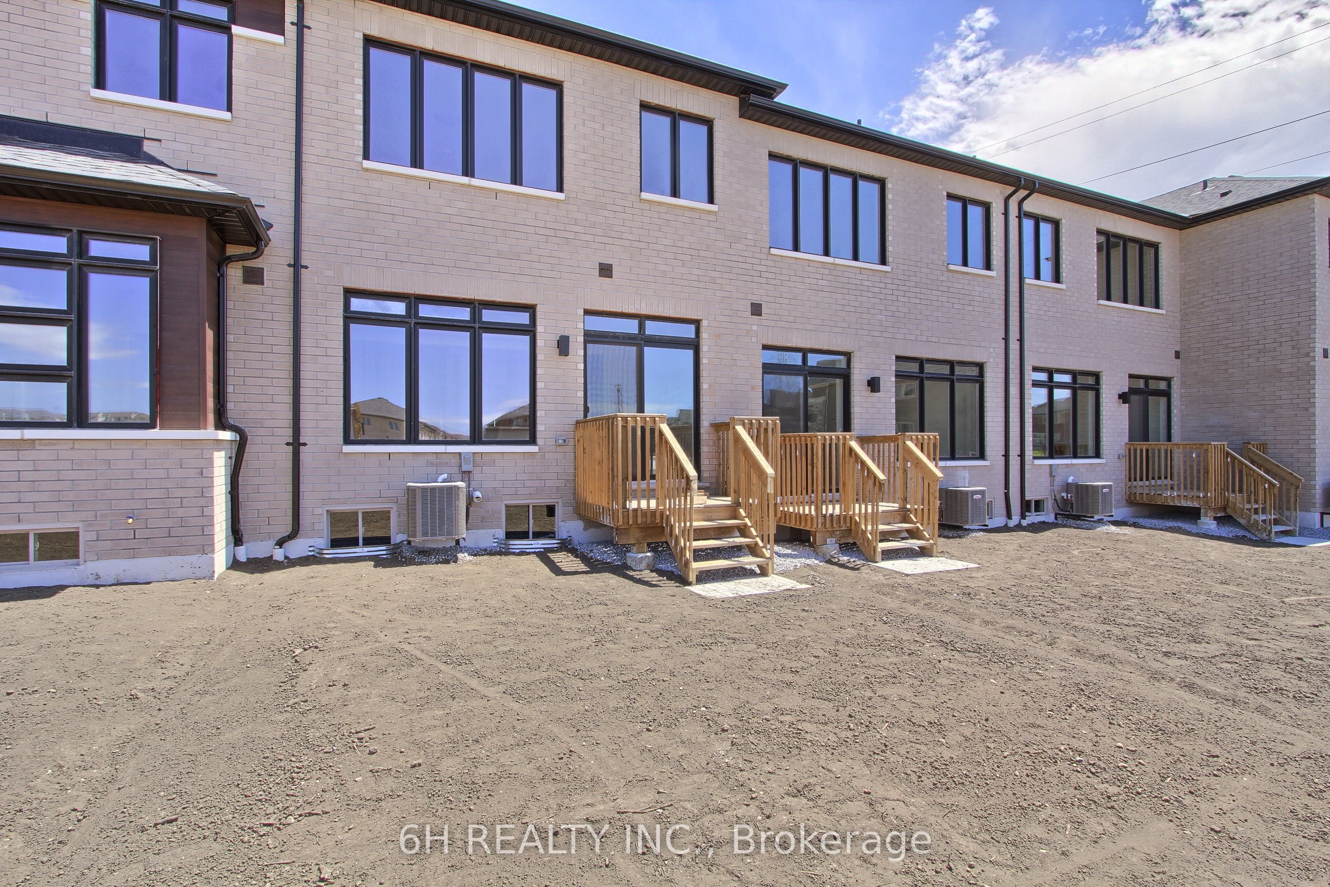 2616 Hibiscus Drive