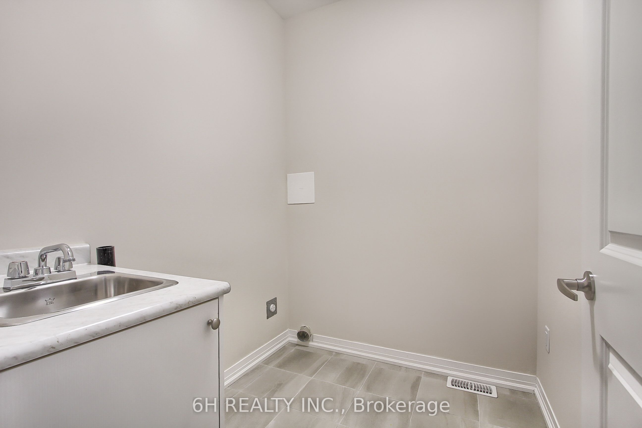 2616 Hibiscus Drive