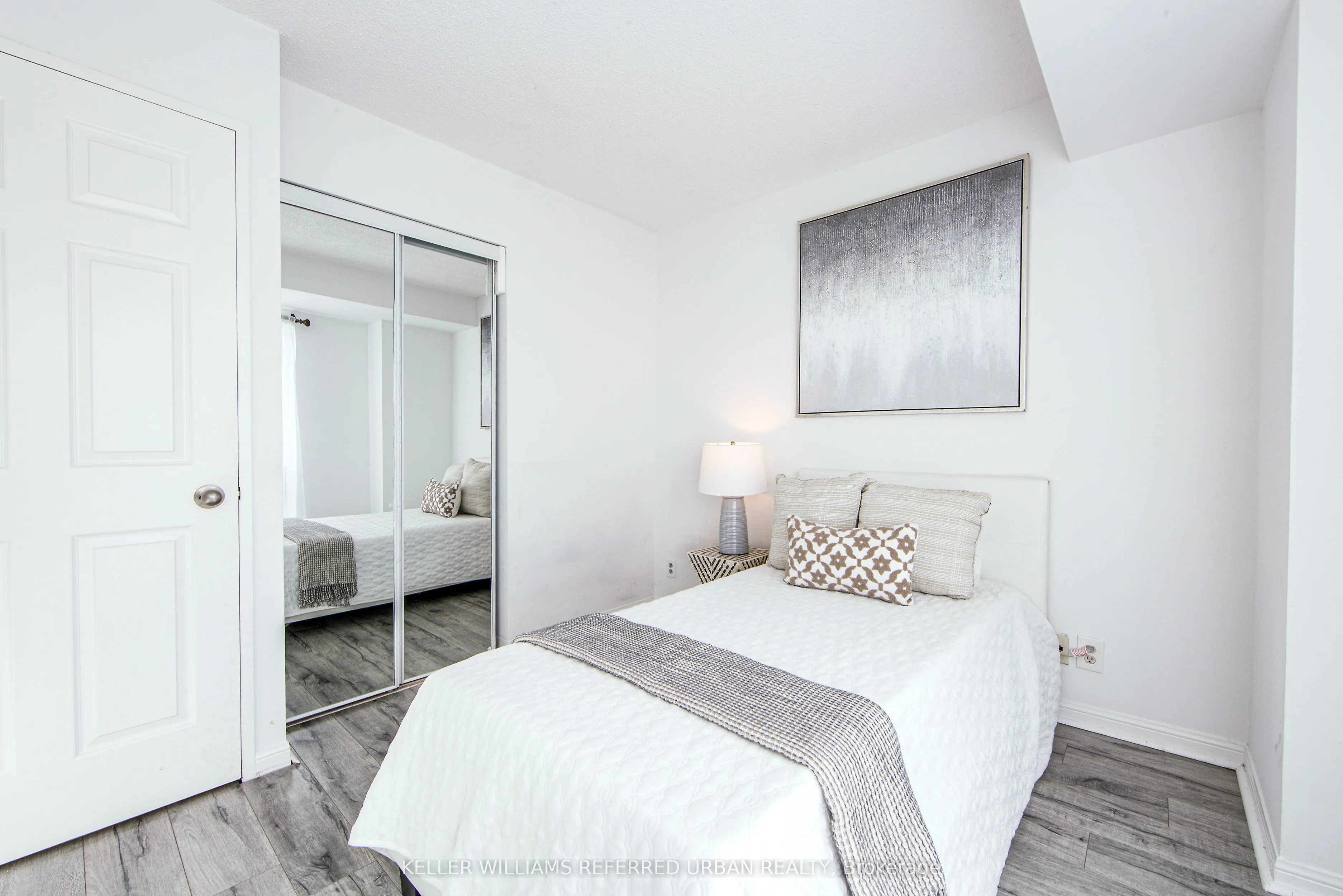 11 Lee Centre Drive, #703