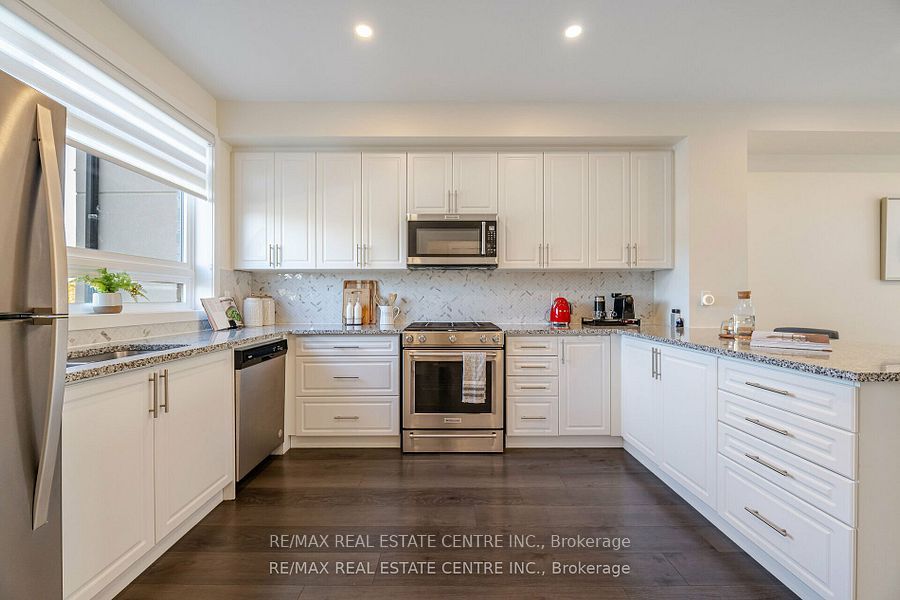 250 Finch Avenue, #105