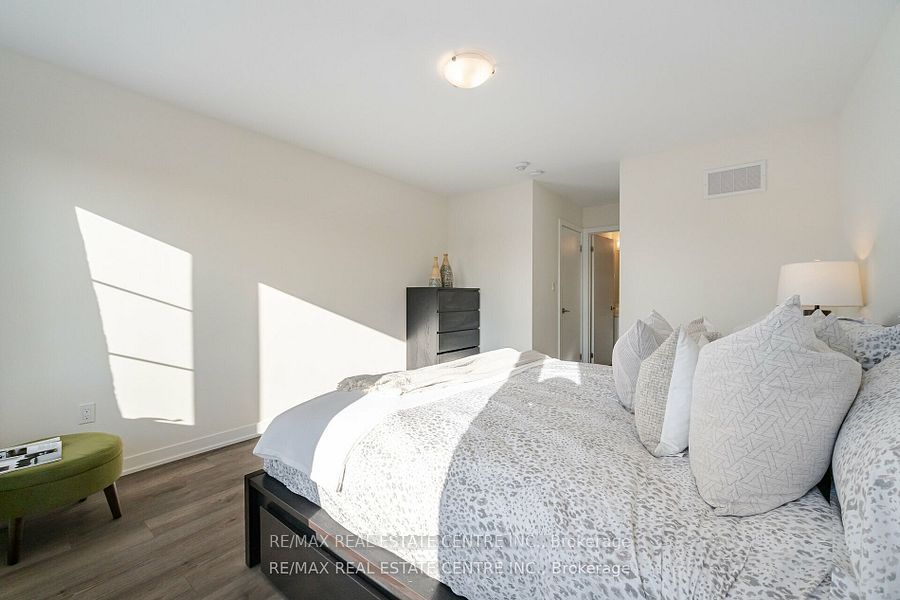250 Finch Avenue, #105