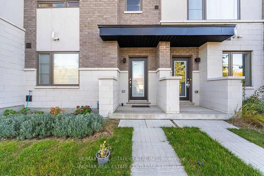 250 Finch Avenue, #105