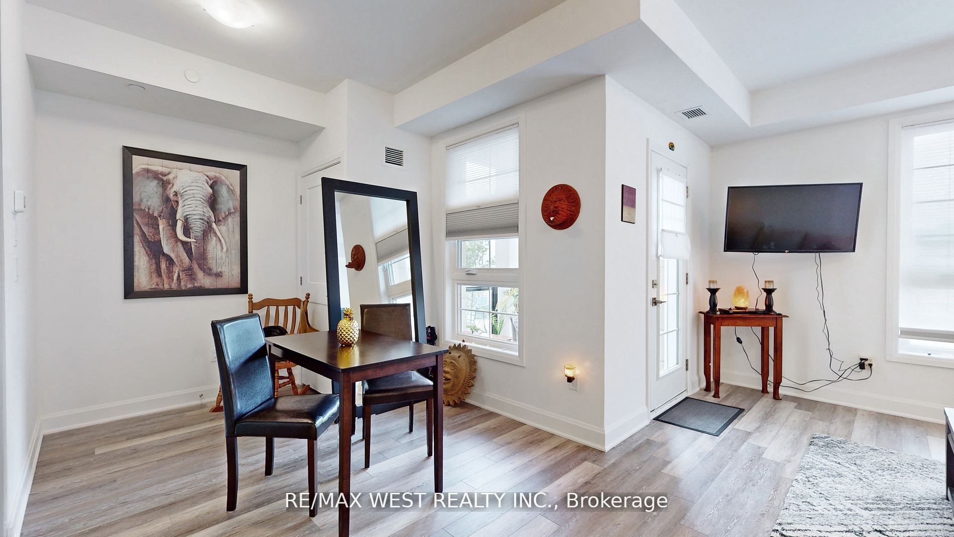 50 Lakebreeze Drive, #118
