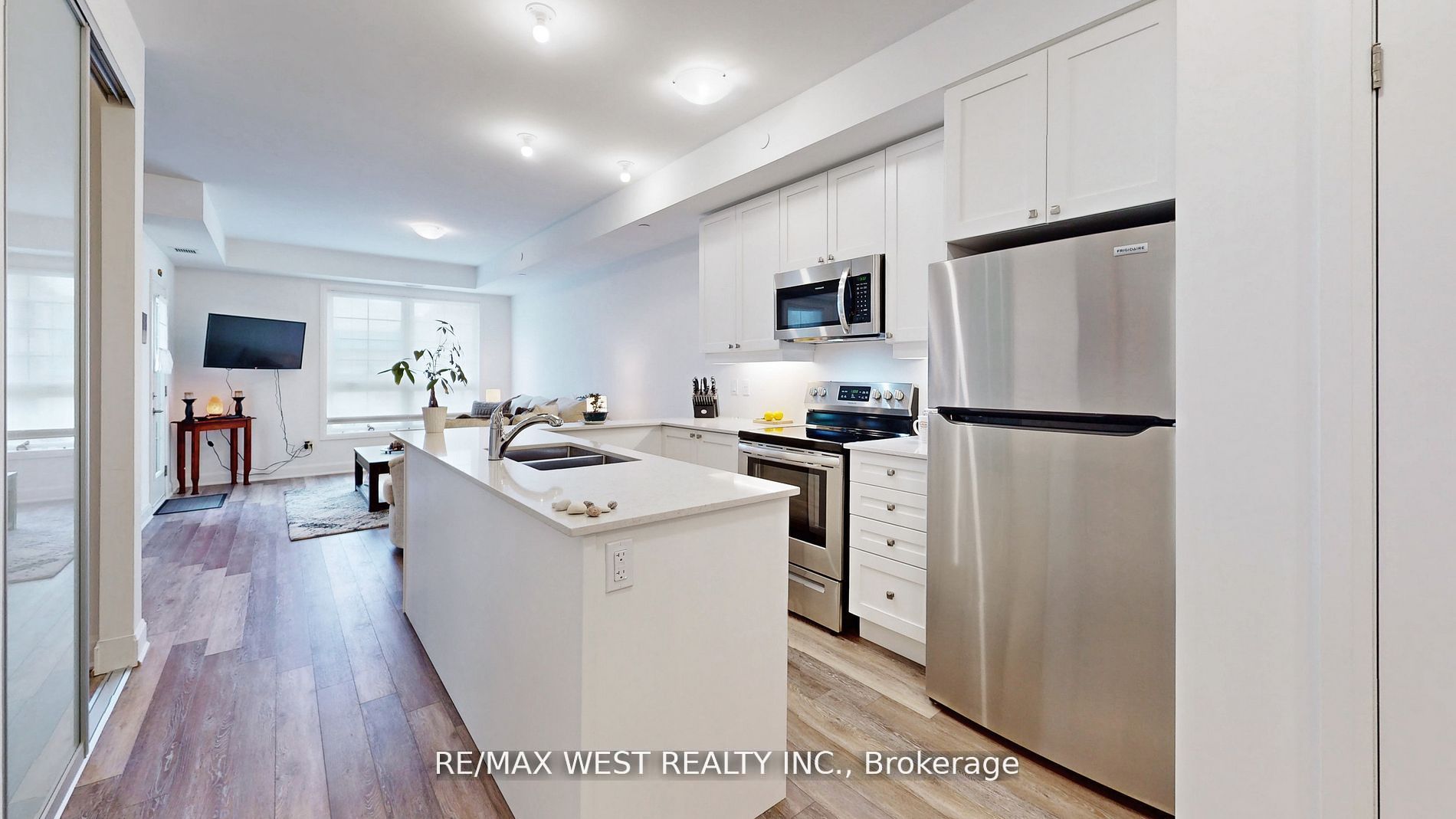 50 Lakebreeze Drive, #118