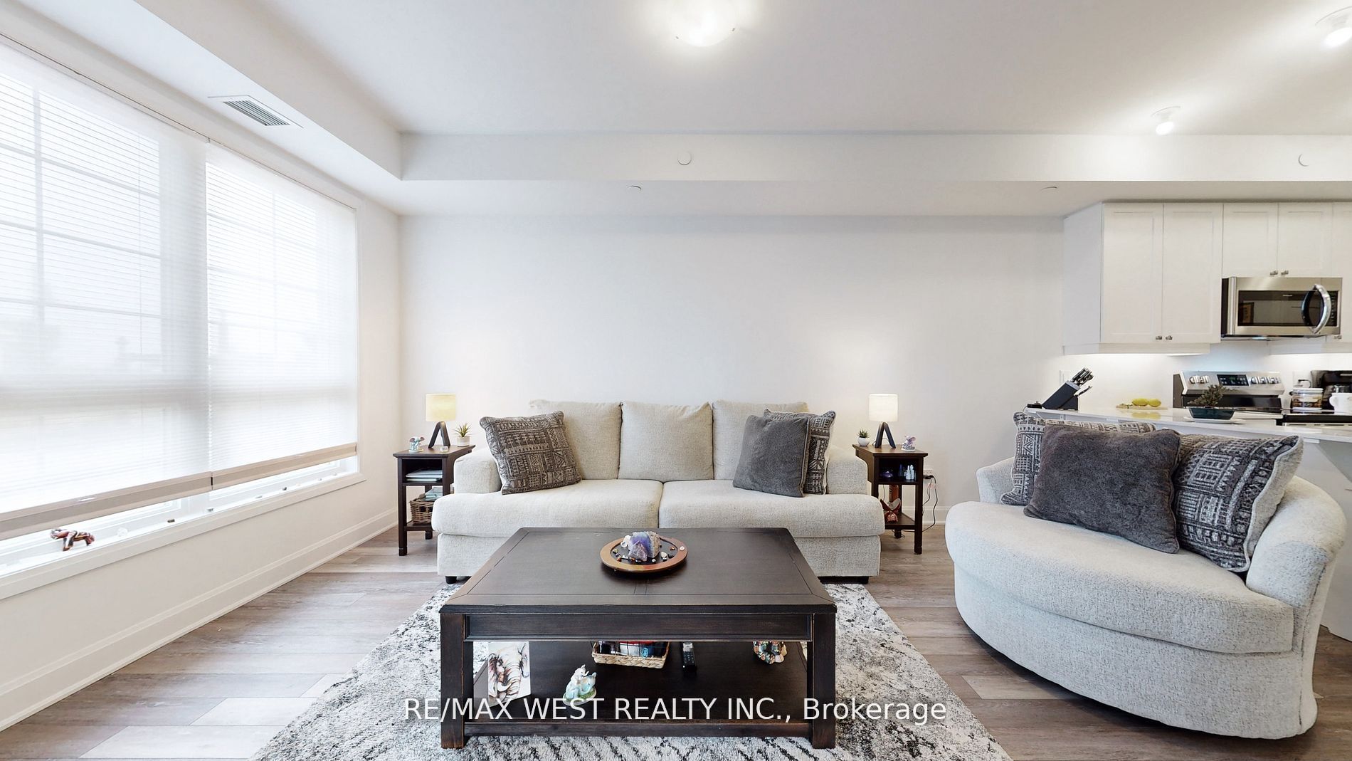 50 Lakebreeze Drive, #118