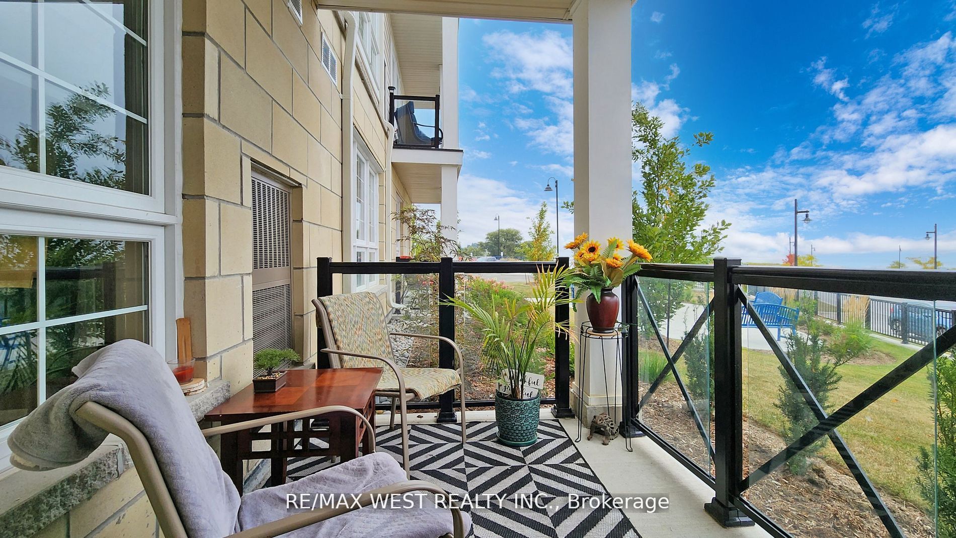 50 Lakebreeze Drive, #118