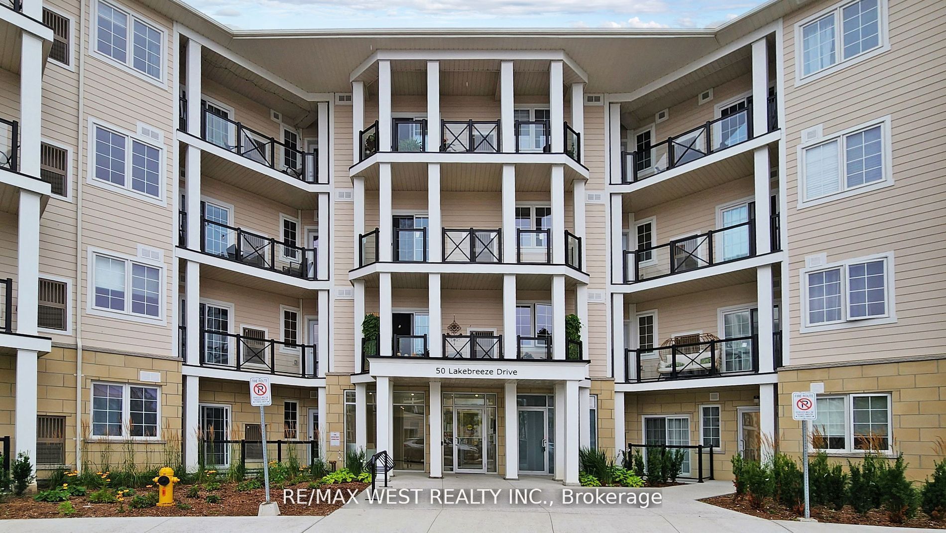 50 Lakebreeze Drive, #118
