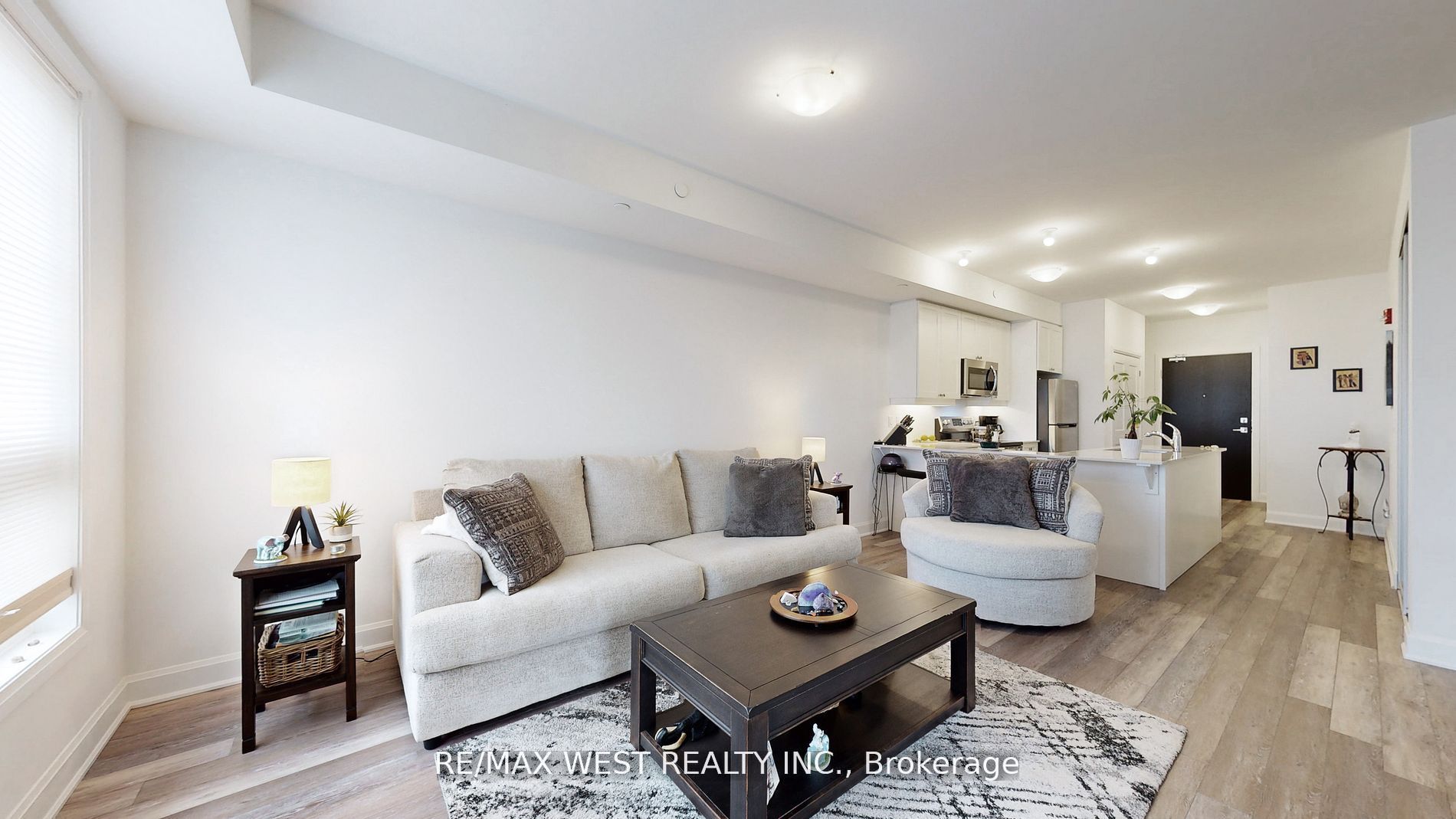 50 Lakebreeze Drive, #118