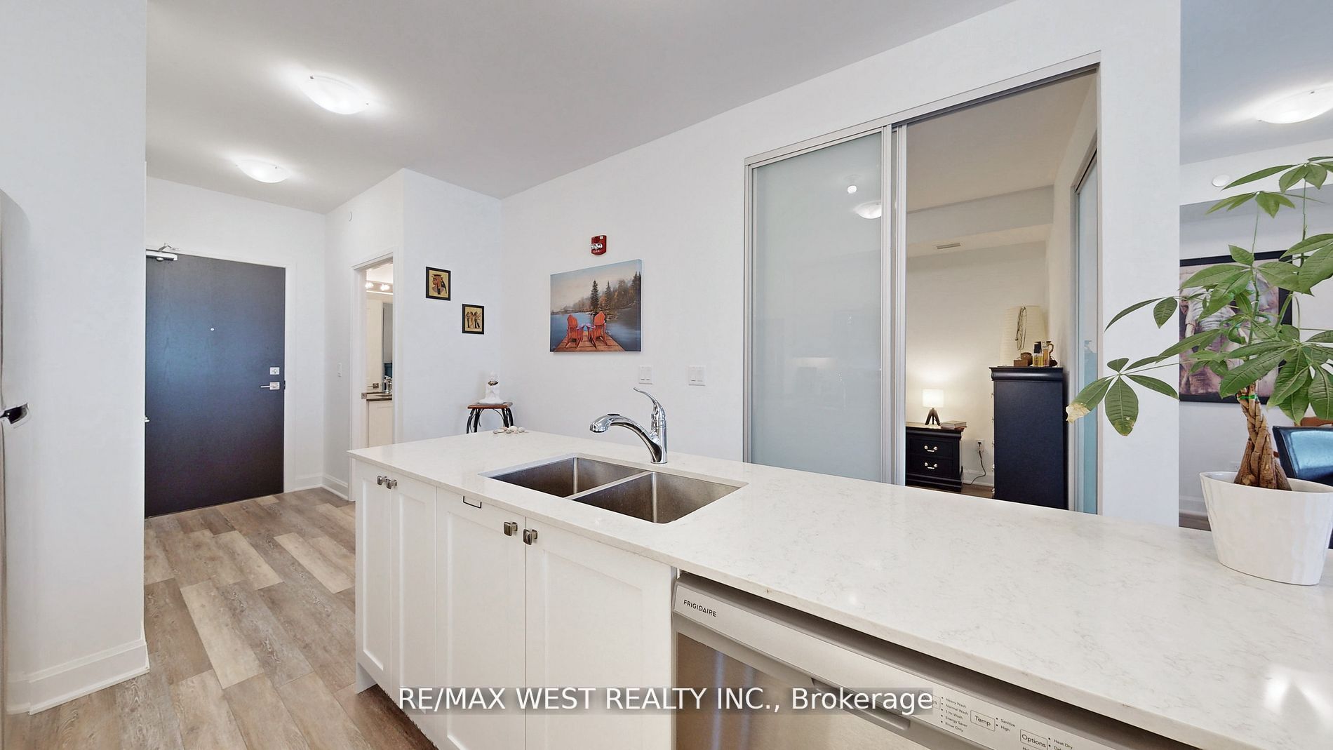 50 Lakebreeze Drive, #118