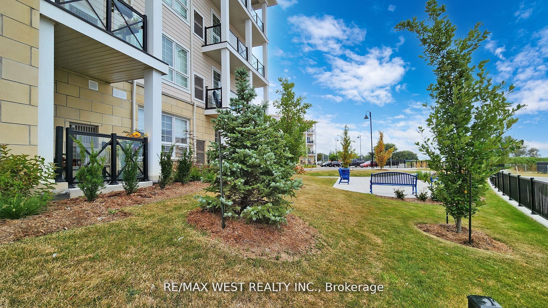 50 Lakebreeze Drive, #118
