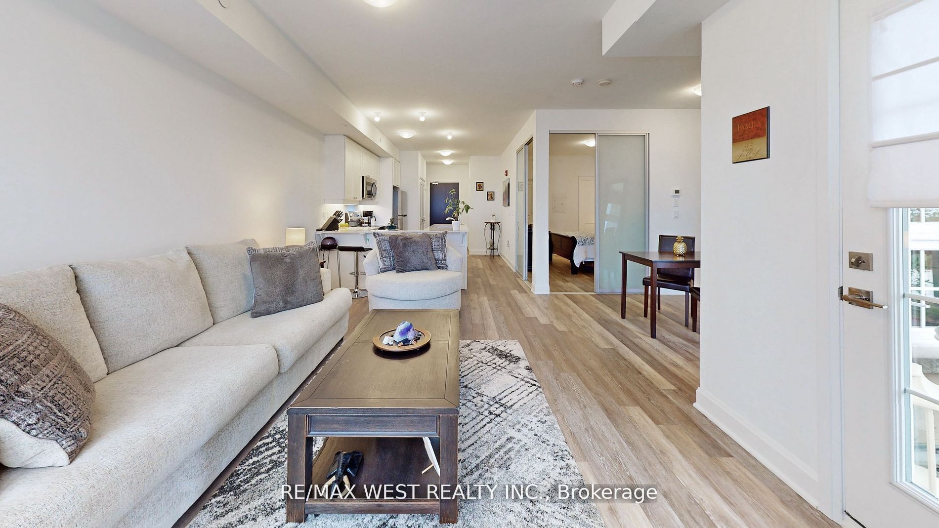 50 Lakebreeze Drive, #118