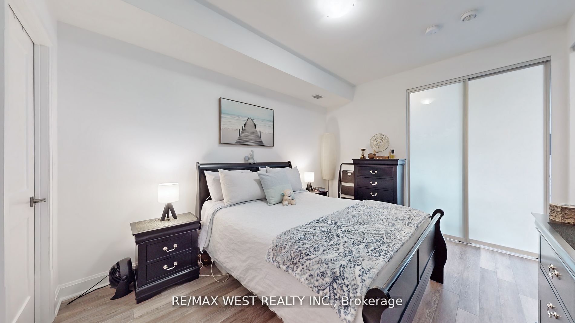 50 Lakebreeze Drive, #118