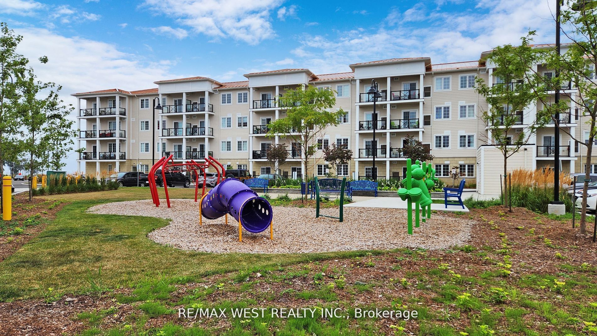 50 Lakebreeze Drive, #118